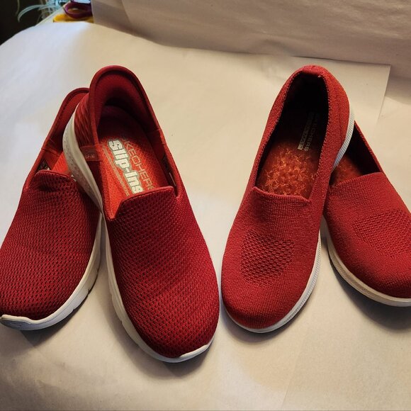 2 Pair of Womens Sketchers for price of one - Picture 1 of 7